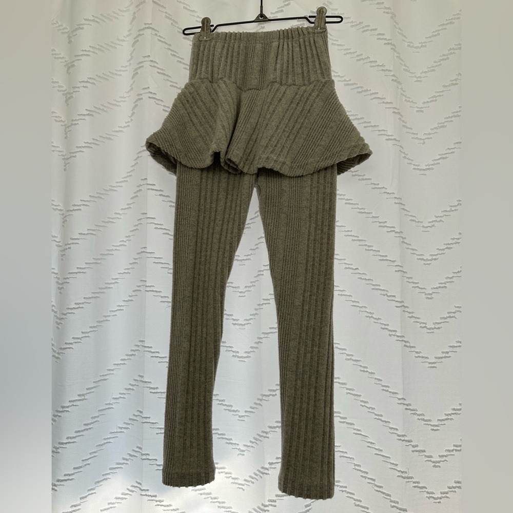 Kids Ribbed Ruffle Leggings - Gray - Picture 3 of 4